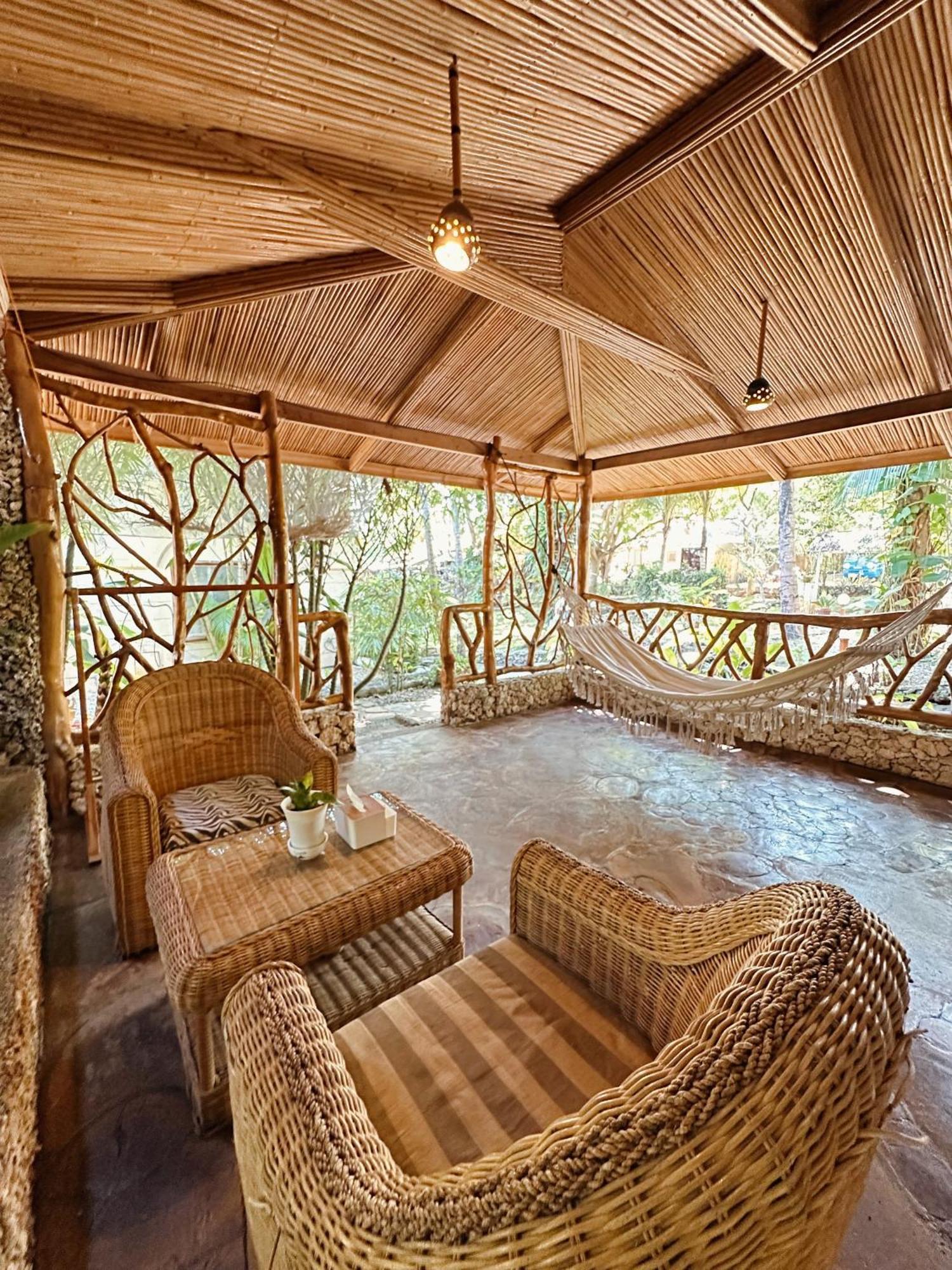 Tahanan Resort Сан-Хуан Экстерьер фото